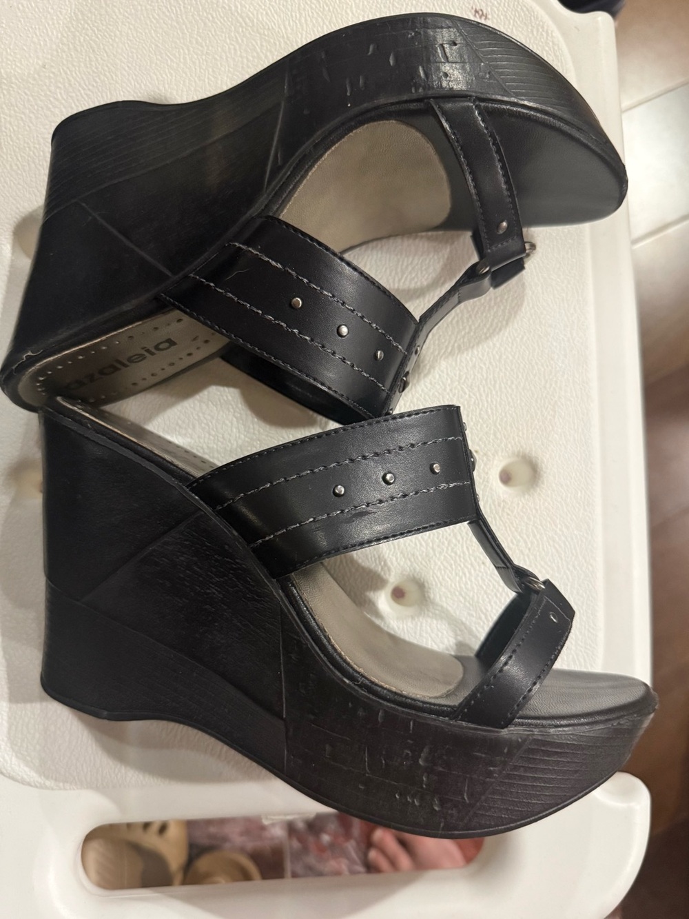 Azaleia Black Platform Wedge Sandals